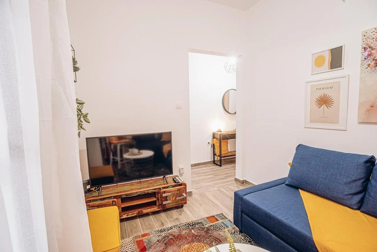 Apartament Retro Boutique Apt W Balcony In Historical Area Saloniki